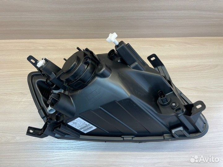 Фара передняя левая LADA Granta