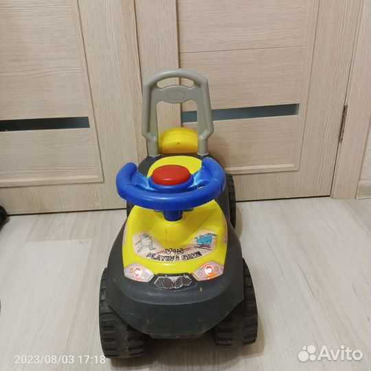 Машинка каталка толокар