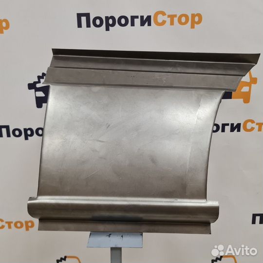 Карман перед задним колесом VW Crafter maxi