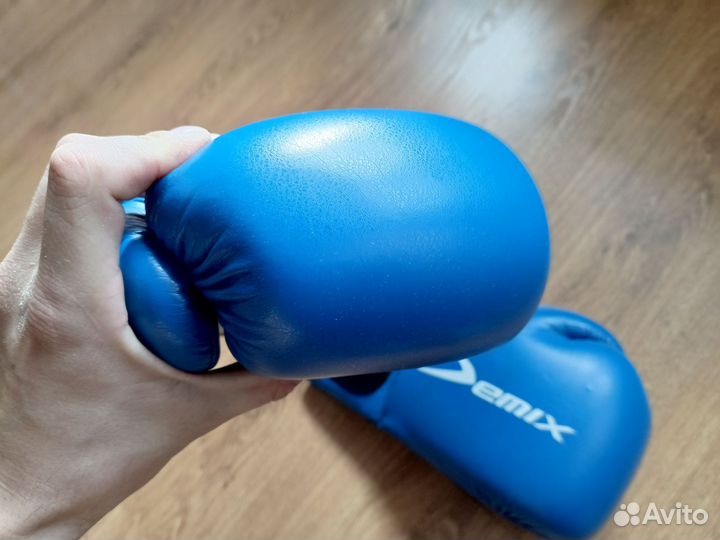 Боксерские перчатки Demix