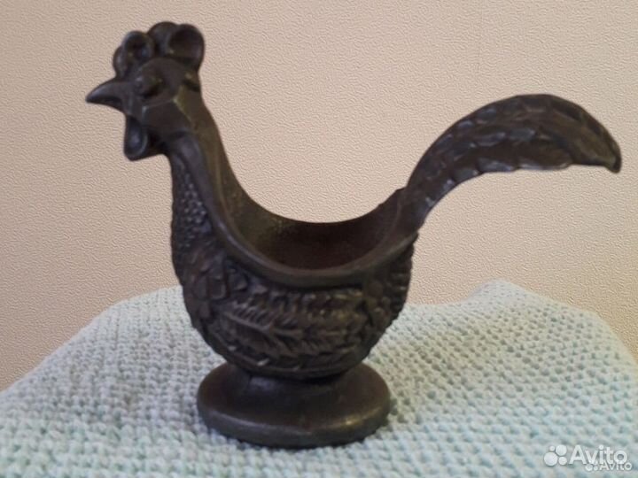 Настольная фигурка