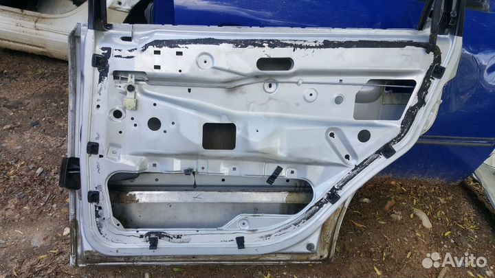 Дверь задняя правая vw passat b4 пассат универсал