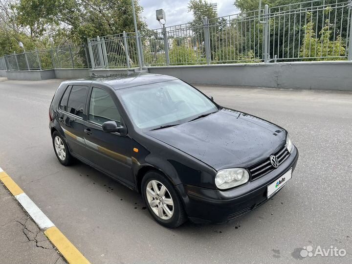 Volkswagen Golf 1.6 AT, 1998, 300 000 км