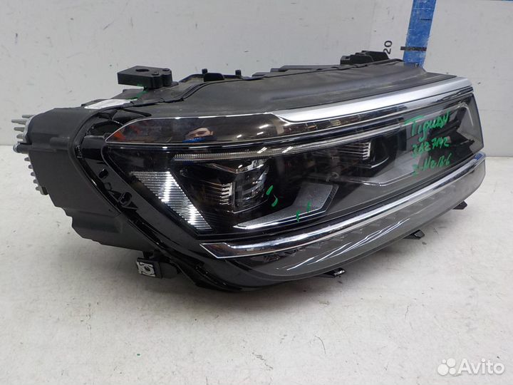 Фара правая Volkswagen Tiguan