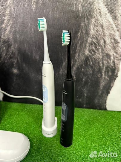 Набор электрических зубных щеток Philips HX6859