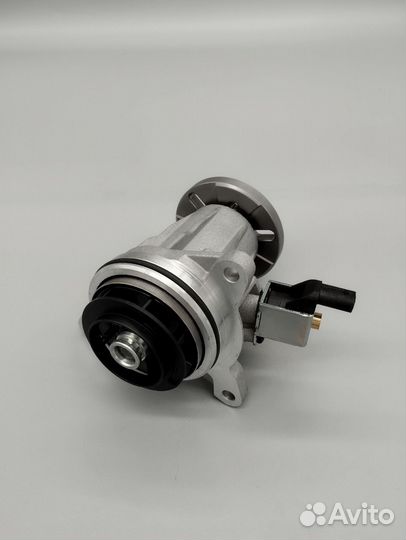 Помпа land rover LR089625