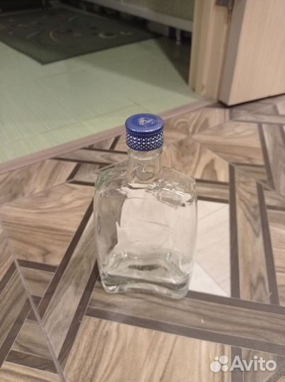 Бутылка стеклянная