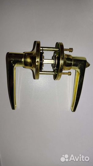 Дверная ручка