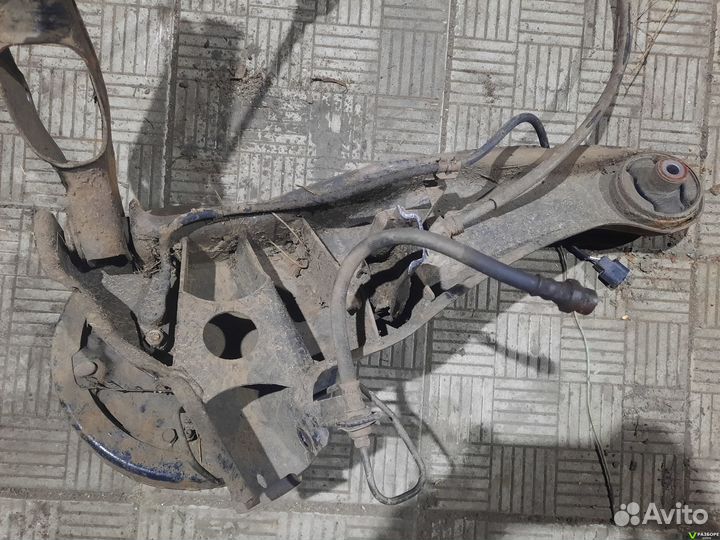 Продольный рычаг цапфа Mitsubishi Lancer Cedia зад