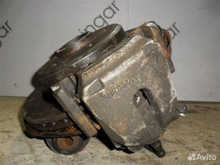 Ступица (кулак, цапфа) задняя левая Bmw 528I E39