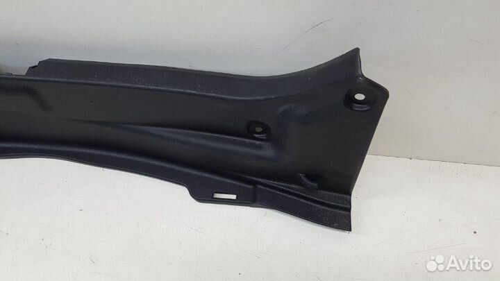 Накладка замка багажника Toyota Camry V70 2018