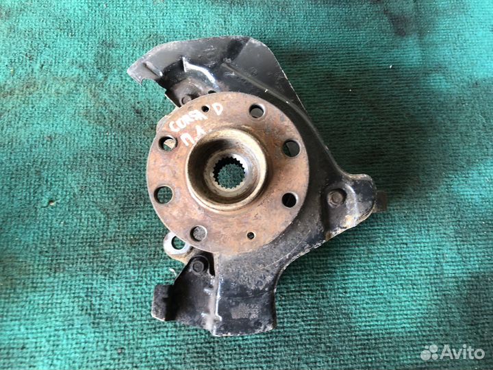 Левый Поворотный кулак Opel Corsa D