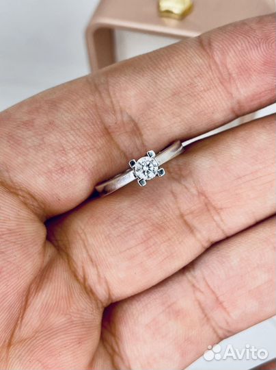 Золотое кольцо с бриллиантом 0.25 ct. Р.16