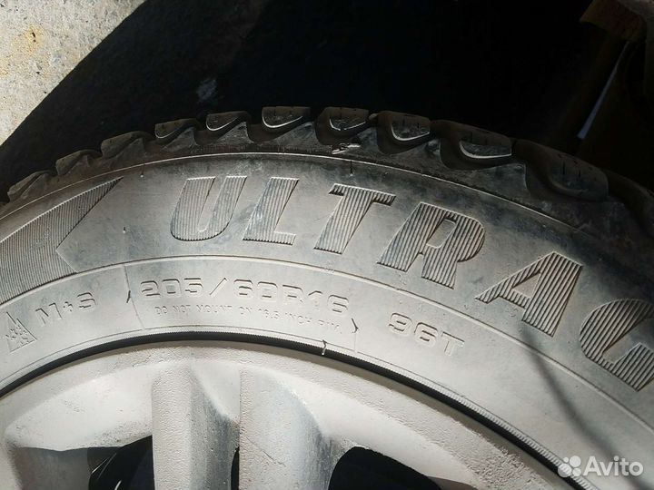Goodyear Ultragrip Ice Arctic 205/60 R16 60B