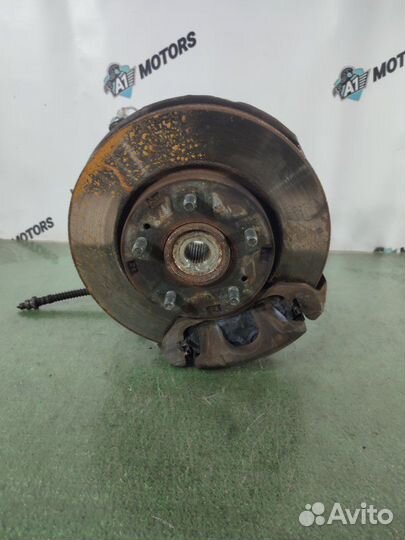 Ступица передняя левая Mitsubishi Chariot Grandis