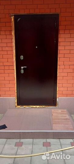 Дверь входная металлическая