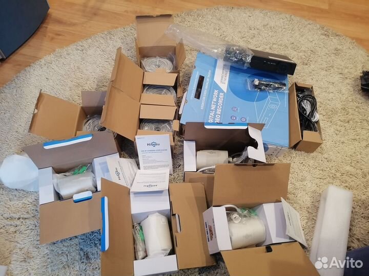 Комплект IP видеонаблюдения hiseeu 4 камеры 3мр