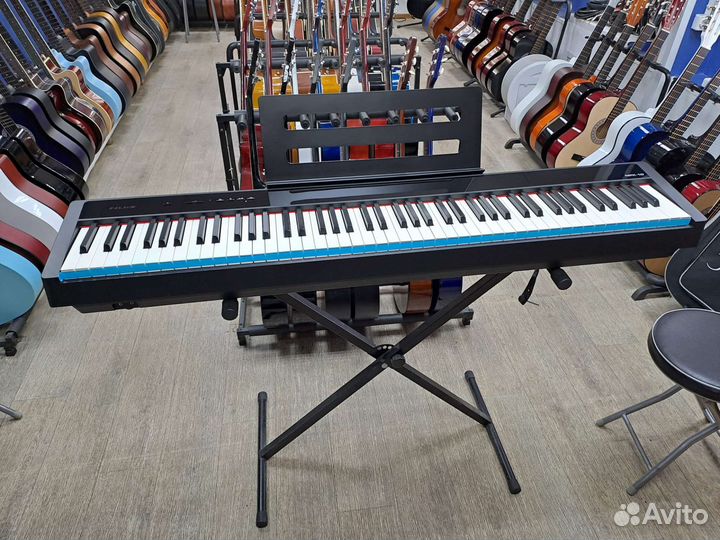 Цифровое фортепиано Nux чёрное