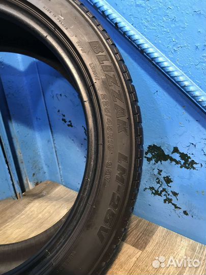Bridgestone Blizzak LM-25 225/45 R18