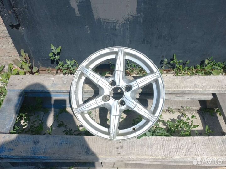 4/100 r15 6 5j et39 dia56.5 литой диск