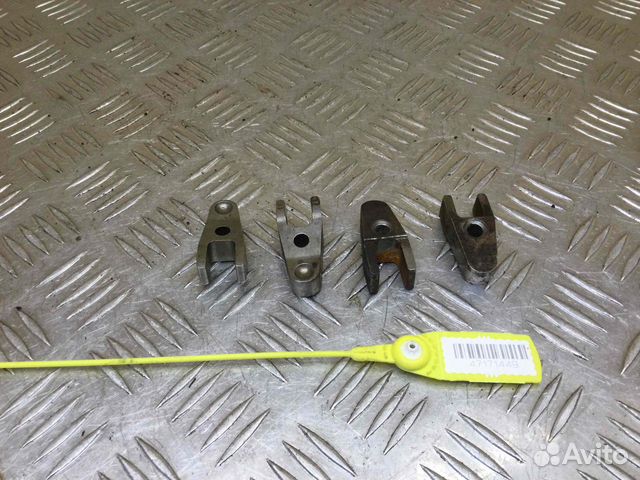 Скоба (кронштейн) крепления форсунки Mercedes E-kl