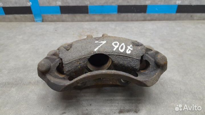 Суппорт передний левый Peugeot 206 1.4 2007