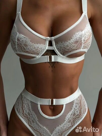 Комплект нижнего белья кружевной новый