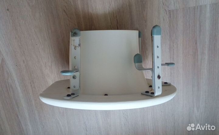 Сиденье на унитаз для инвалидов