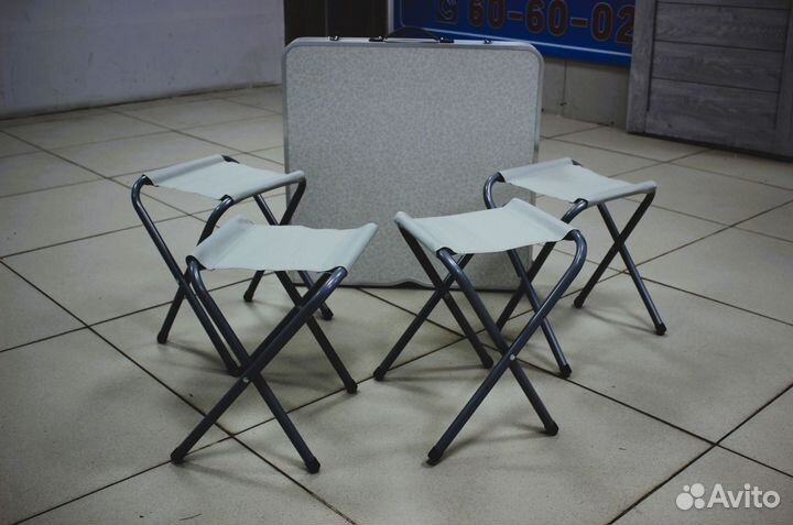 Стол-чемодан для пикника со стульями