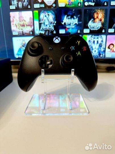 Xbox One 2 геймпада+490 игр