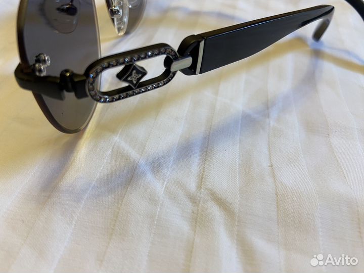 Солнцезащитные очки