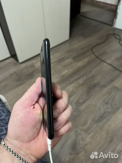 iPhone SE (2020), 64 ГБ