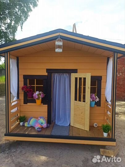 Детский деревянный домик для дачи
