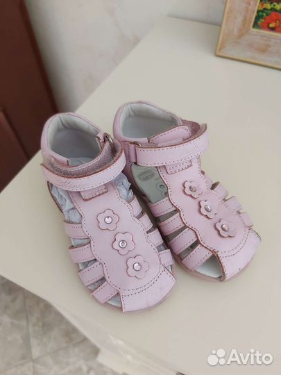 Сандали для девочки Chicco 22 разм бу