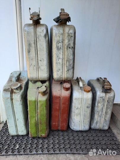 Продаются канистры