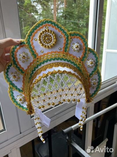 Кокошники разные