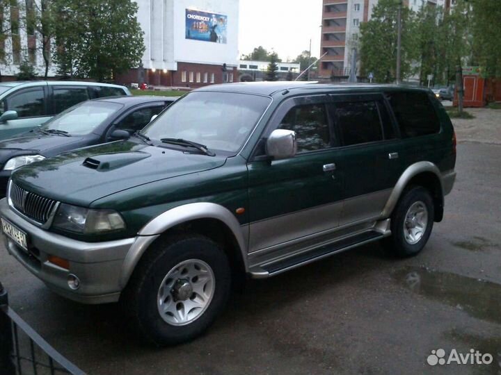 Салон для Mitsubishi Pajero Sport 1 6G72