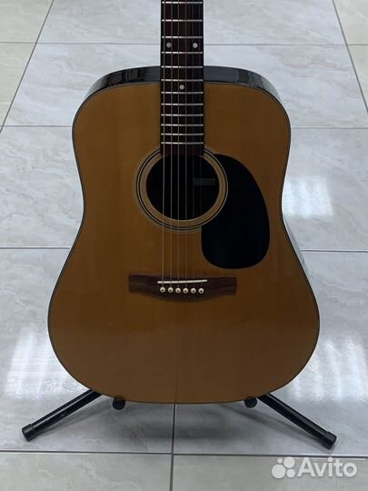 Акустическая гитара
