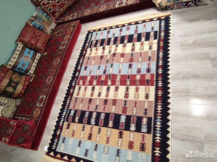 Оптом с фабрики двусторонние тканные килимы ковры