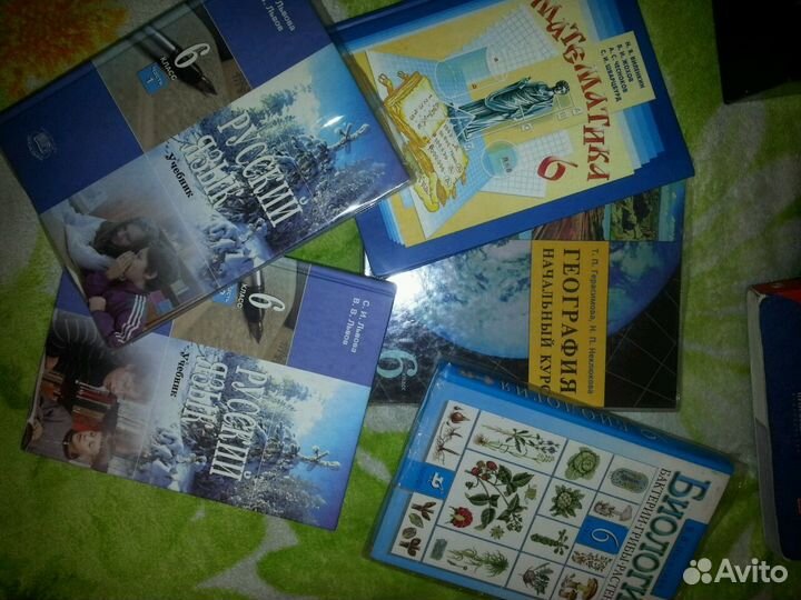 Продам учебники б/у
