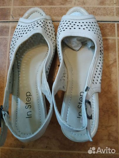 Босоножки женские