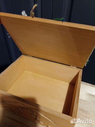 Деревянная шкатулка