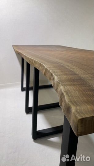Большой стол в гостинную из слэба