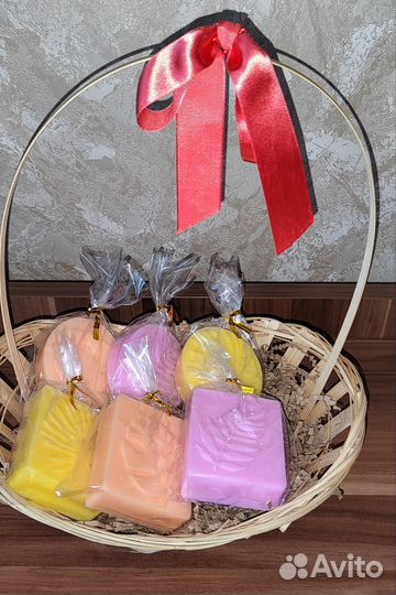 Набор мыла ручной работы в подарочной корзинке
