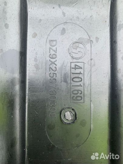 Крышка аккумулятора shacman