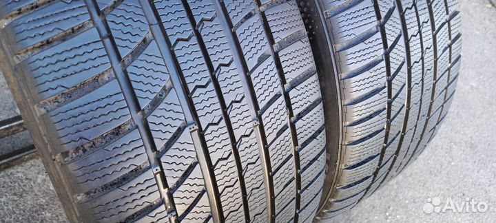 Kumho I'Zen KW27 245/45 R18 и 275/40 R18