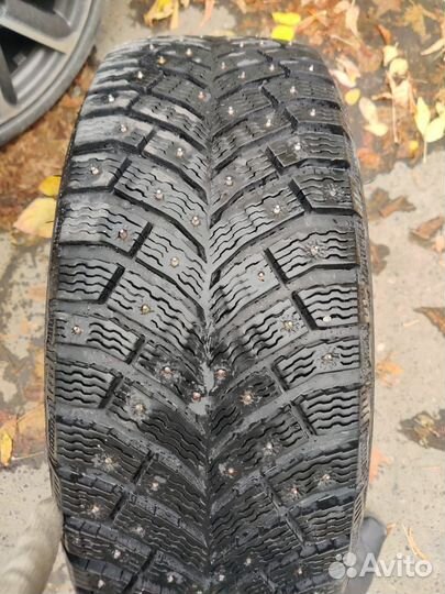 Michelin X-Ice North 4 195/60 R16