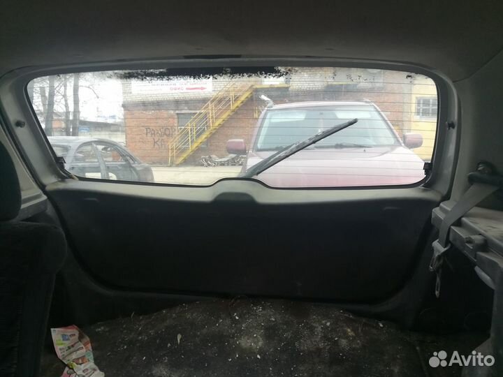 Дверь багажника Mazda Protege