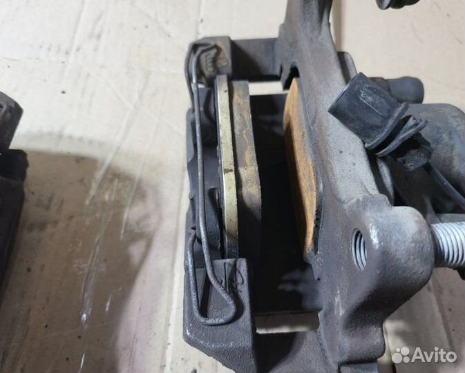 Суппорт тормозной передний Audi A4 Iv B8 cdhb 2009