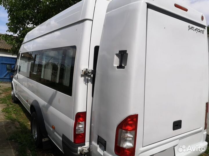 Ford Transit микроавтобус, 2012